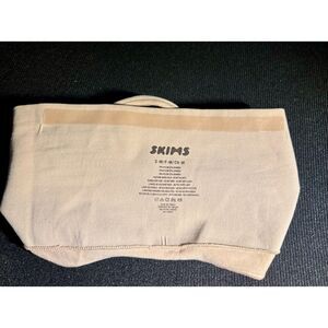 SKIMS Seamless Thong Panty Nude Size S/M Womens Shapewear NWOT